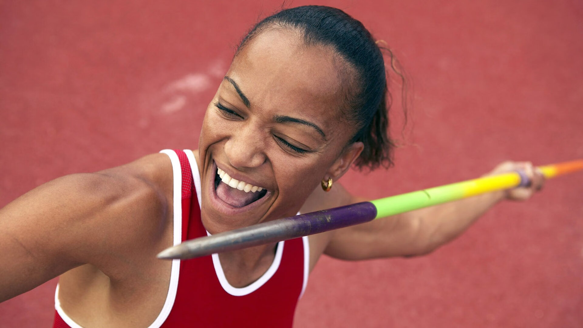 电竞赛场焦点！瑞士队对阵西班牙队，战况跌宕起伏，悬念直到终场