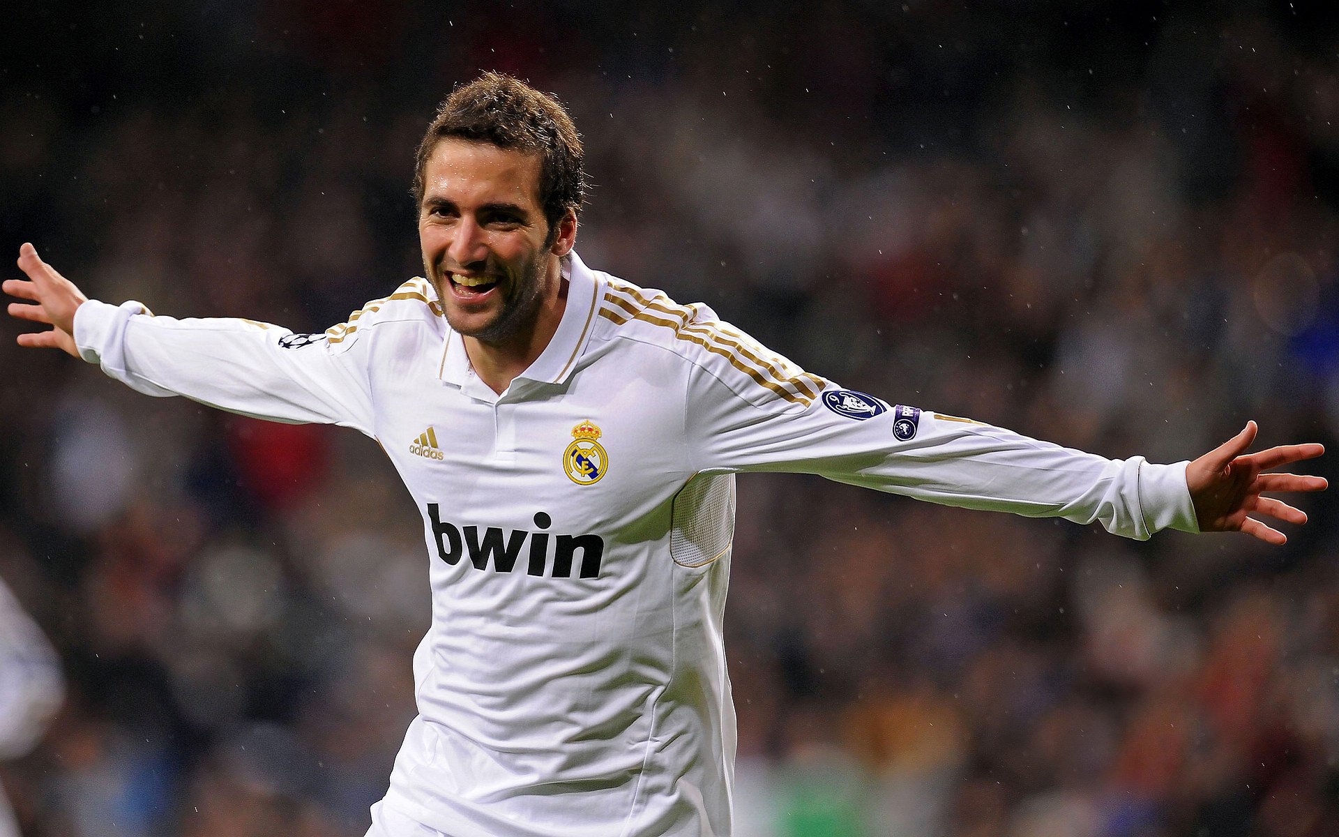 全运会首回合激情夜！维尼修斯里突外投，利物浦大胜圣安东尼奥马刺